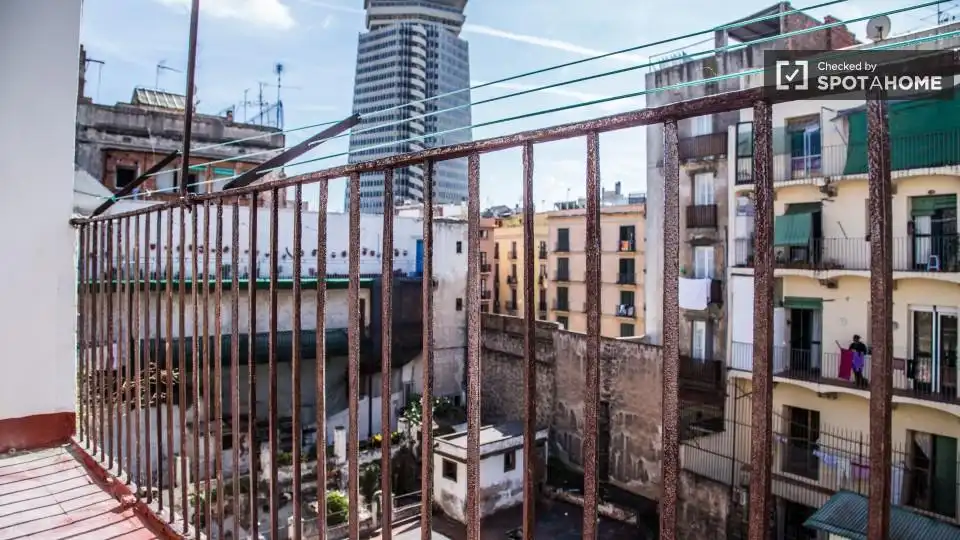 Vista exterior de Piso para compartir en Barcelona con Aire acondicionado, Calefacción y Amueblado