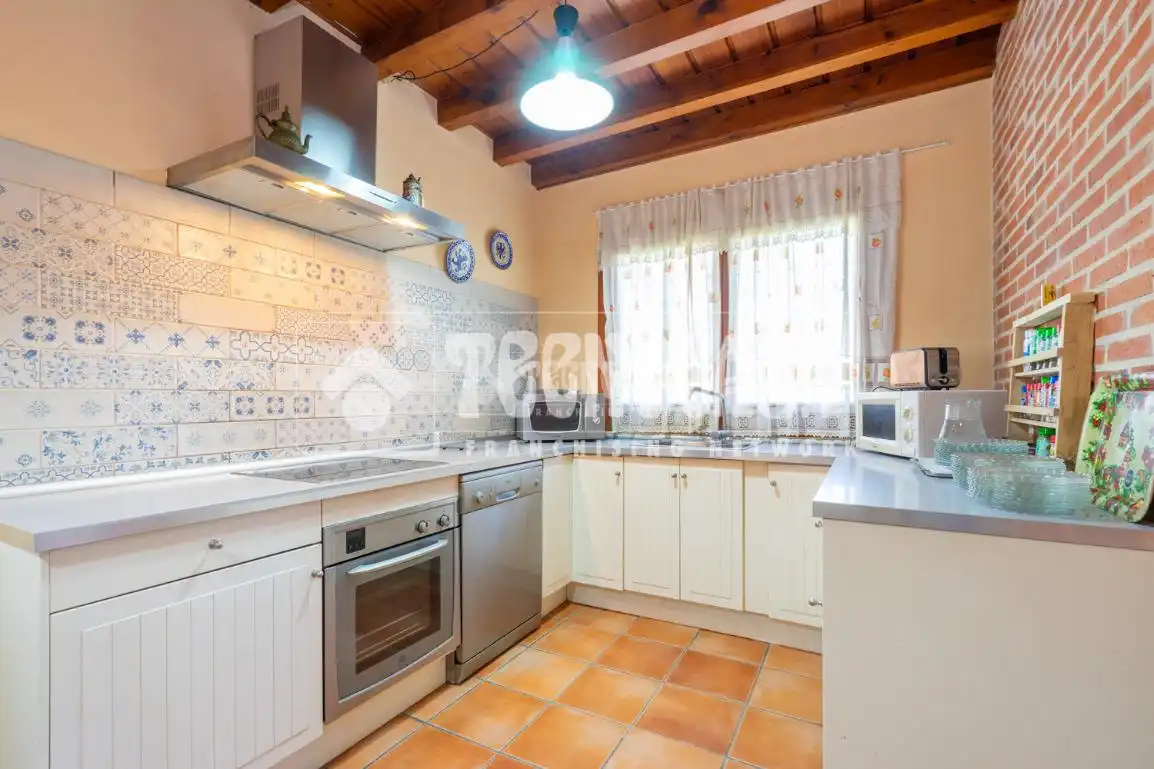 Cocina de Casa o chalet en venta en Guadalix de la Sierra con Calefacción, Jardín privado y Terraza