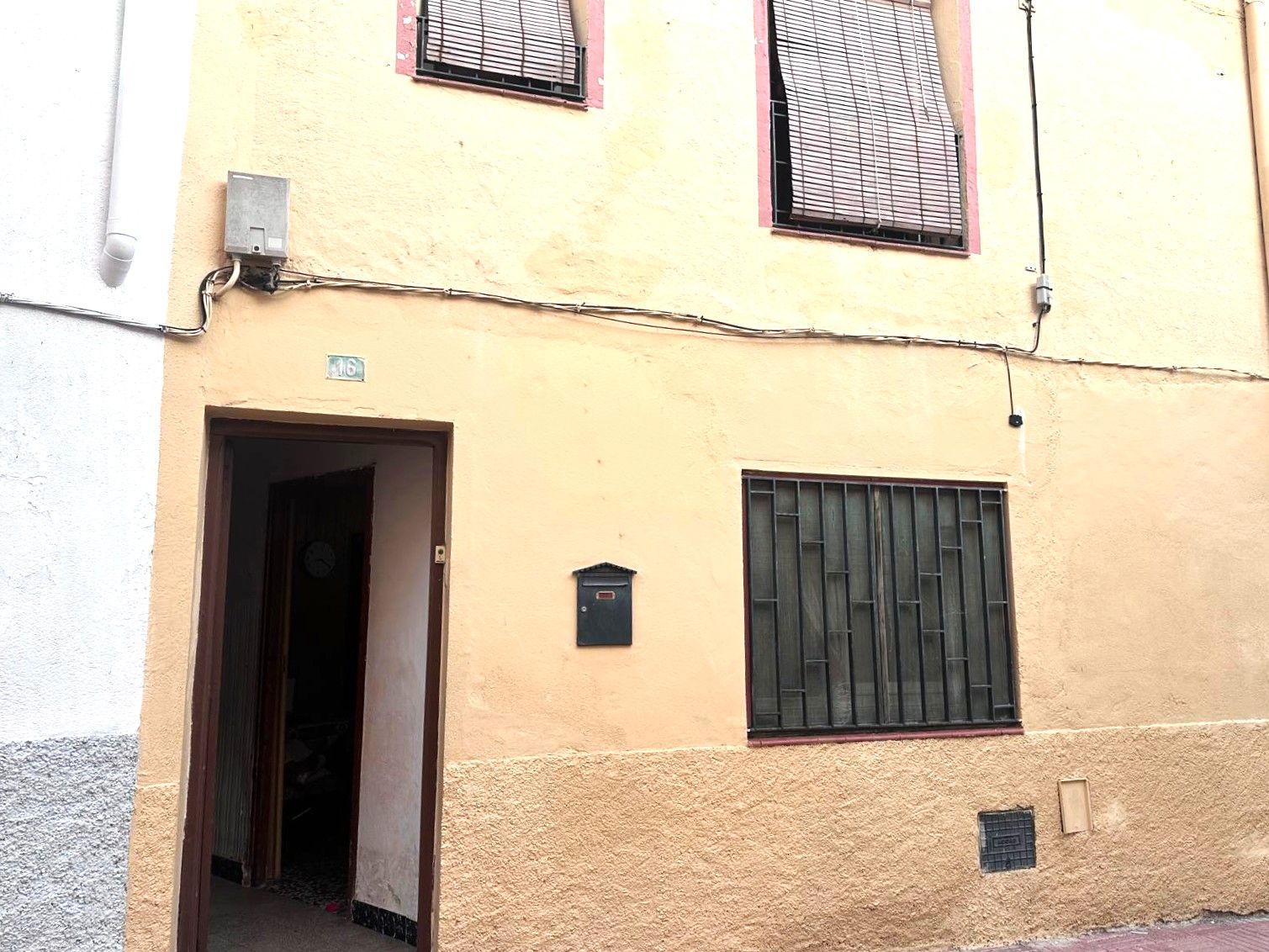 Exterior view of House or chalet for sale in Benissanet  with Terrace, Furnished and Oven