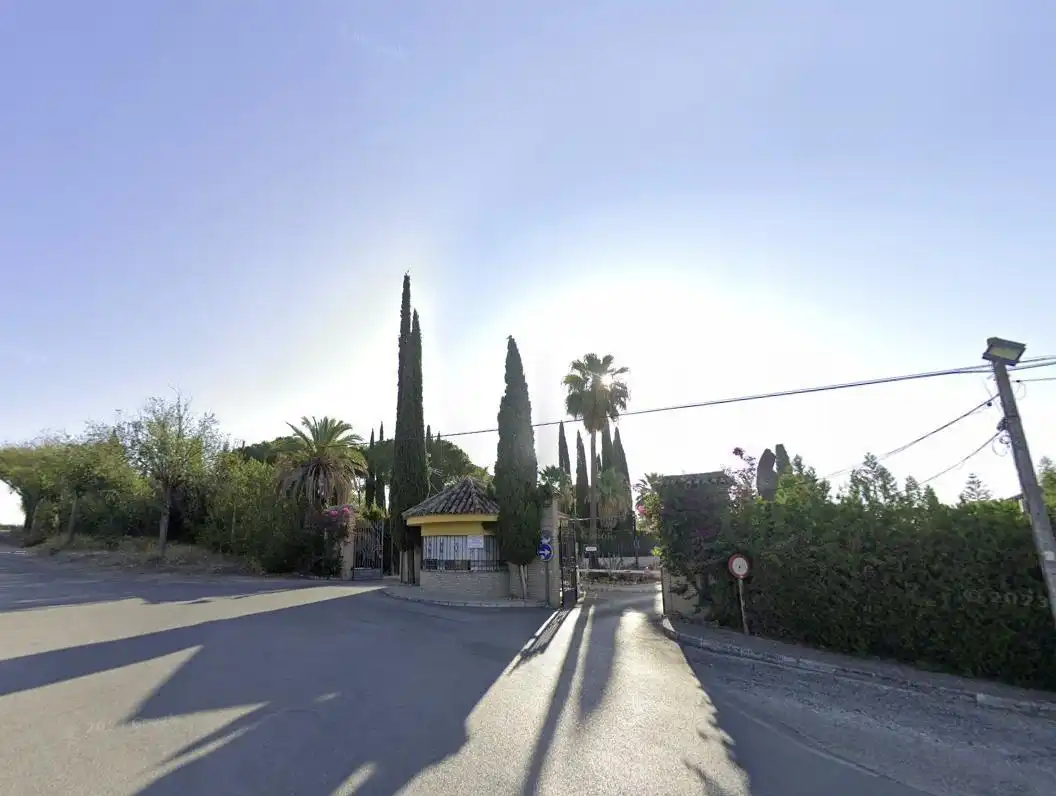Chalet con piscina en venta en Calle LUCANO - VIA AUGUSTA