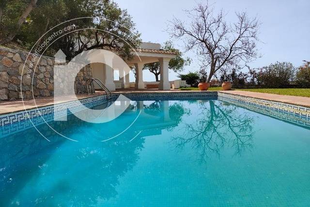 Casa-chalet en Venta en marina del este en Punta La Mona