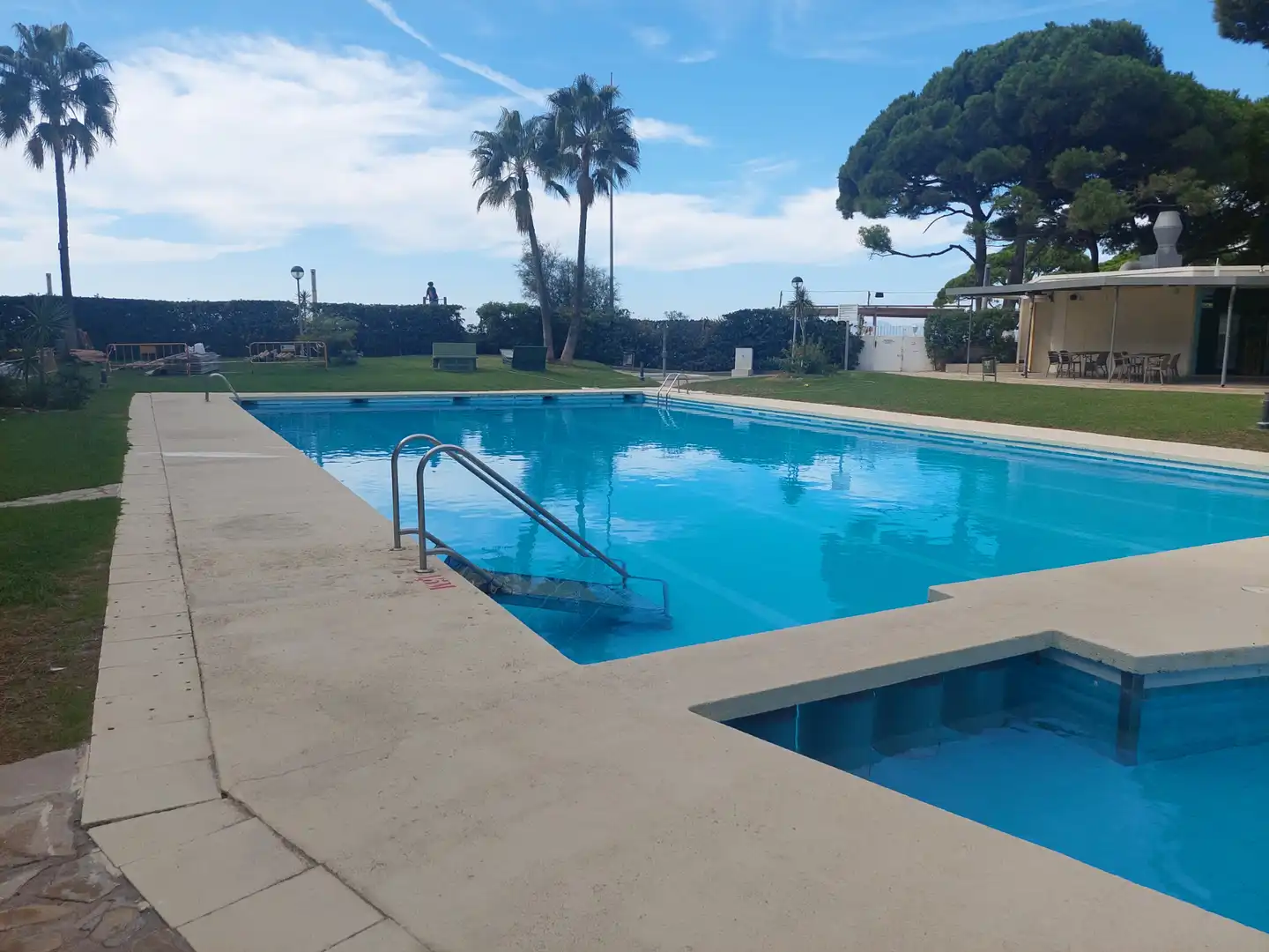 Piscina de Apartamento en venta en Salou con Terraza, Amueblado y Piscina comunitaria