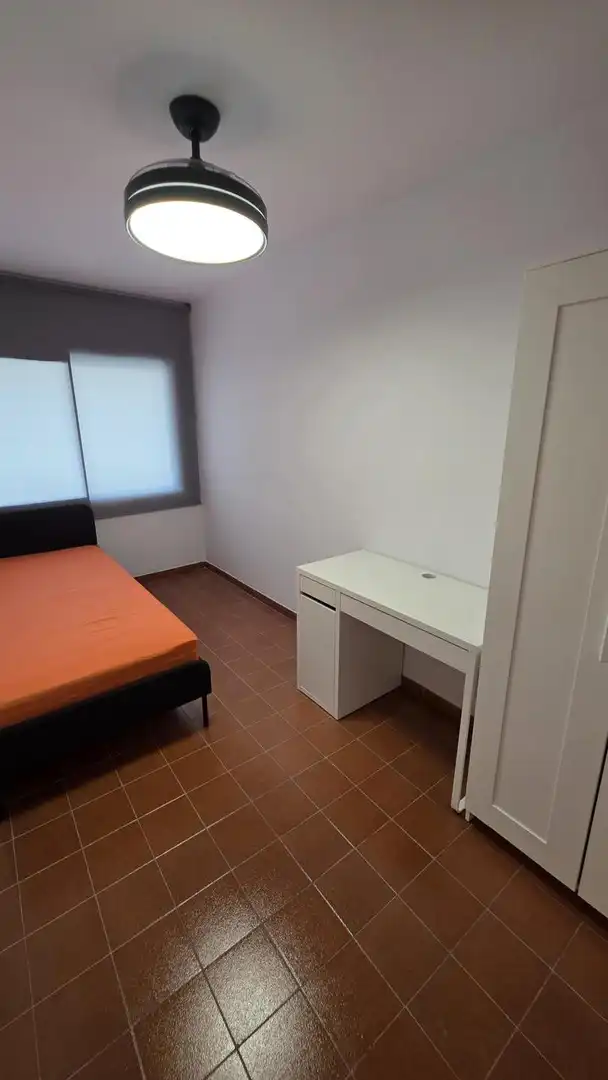 Habitación de Piso de alquiler en Terrassa con Calefacción, Amueblado y Balcón
