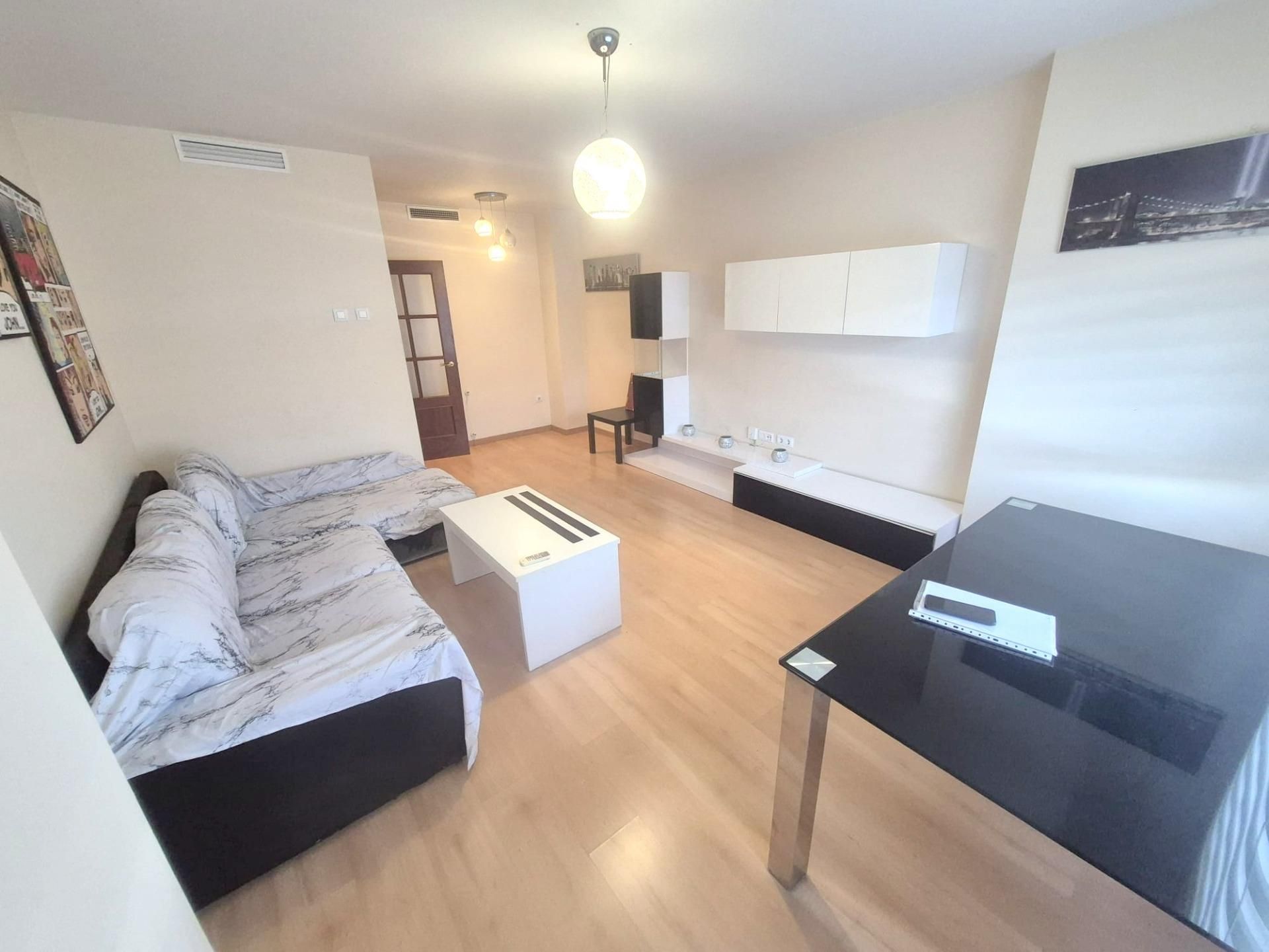 Piso en venta en Calle Antonio Covarsí Rojas, Carretera de Sevilla - Los Montitos