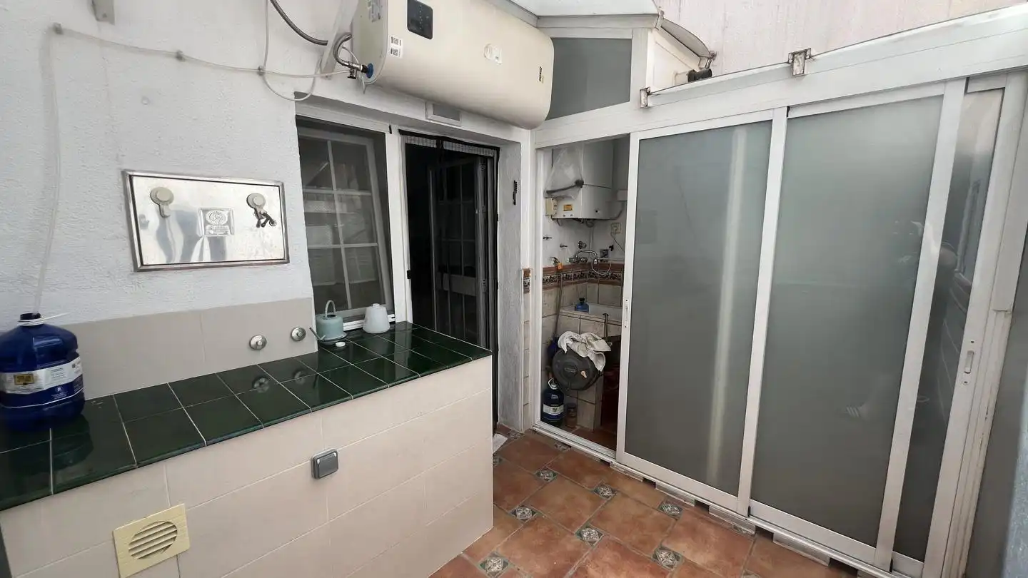 Cuina de Casa o xalet en venda en Montequinto amb Jardí privat, Terrassa i Piscina comunitària