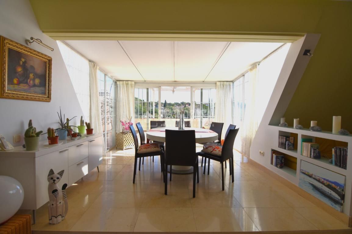 Menjador de Pis en venda en Villaviciosa de Odón amb Aire condicionat i Piscina comunitària