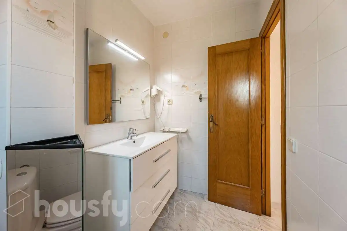 Casa amb piscina en venda a Avinguda de la Llum ., imagen 36