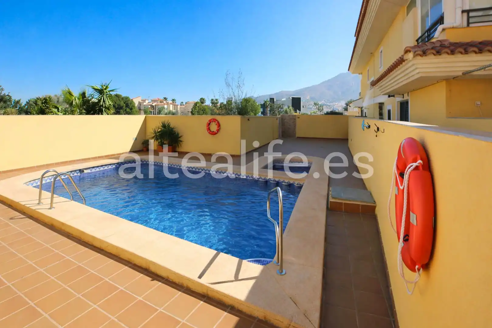 Piscina de Apartamento de alquiler en L'Alfàs del Pi con Aire acondicionado, Terraza y Trastero