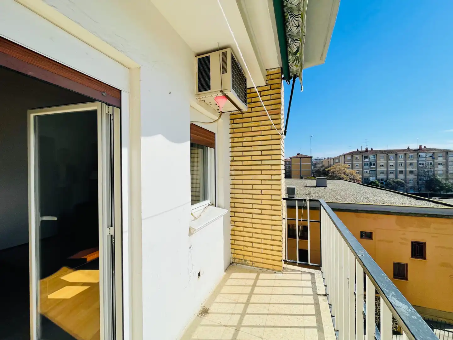 Piso en venta en Calle Cañón de Añisclo, Arrabal