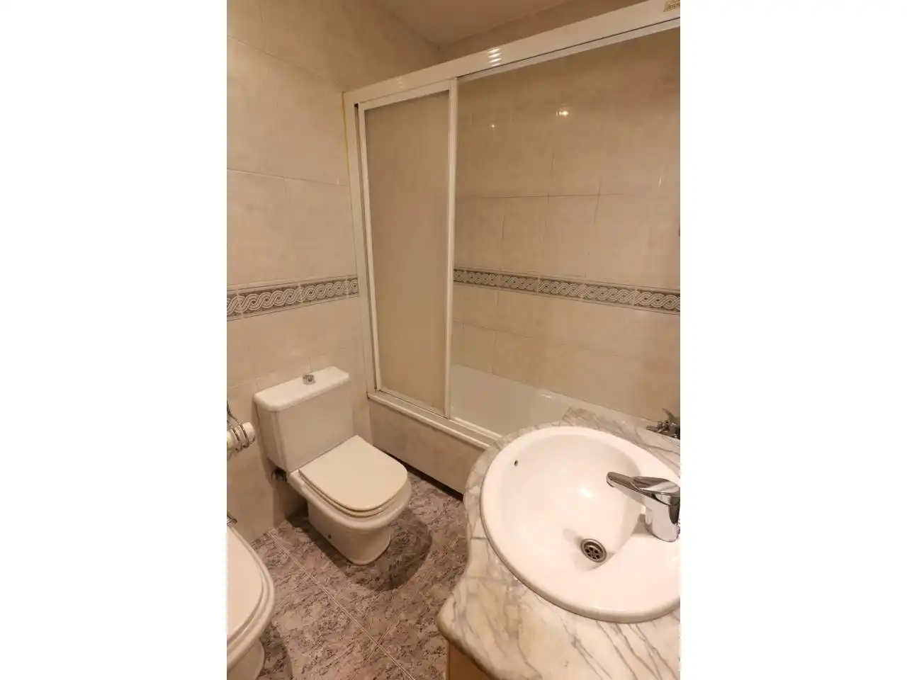 Badezimmer von Maisonette zum Verkauf in L'Hospitalet de Llobregat mit Klimaanlage, Heizung und Terrasse