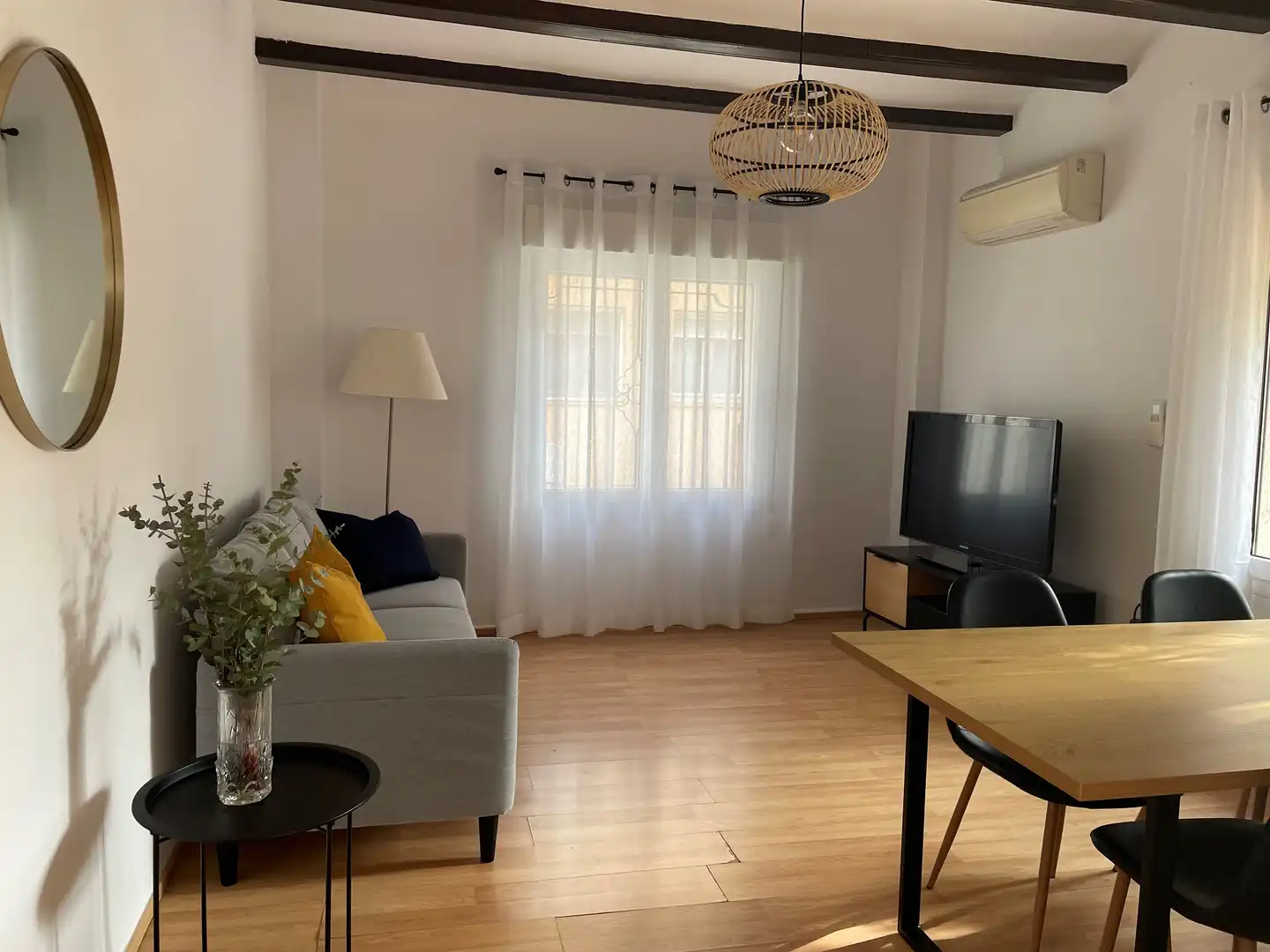 Einfamilien-Reihenhaus zur Miete in Carrer Mossèn Jacint Verdaguer, Centre