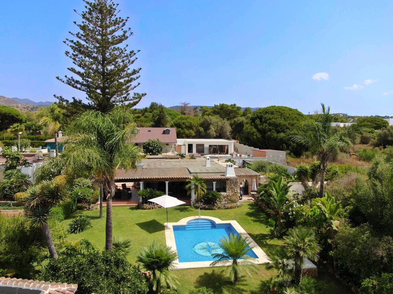 Jardí de Casa o xalet en venda en Marbella amb Jardí privat, Terrassa i Piscina