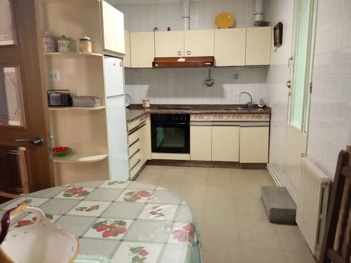 Cocina de Casa o chalet en venta en Ourense Capital  con Calefacción, Jardín privado y Terraza