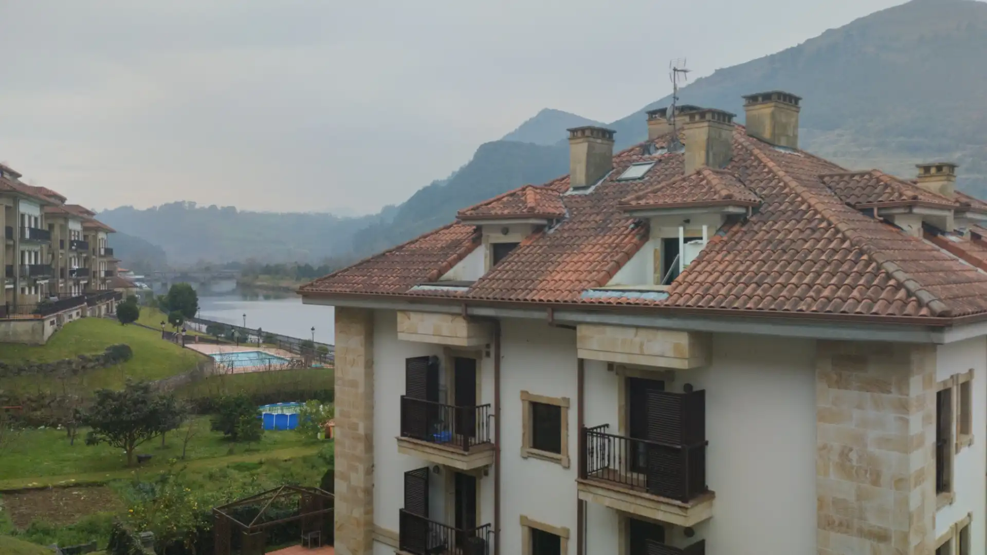 Vista exterior de Piso en venta en Limpias con Calefacción, Amueblado y Horno