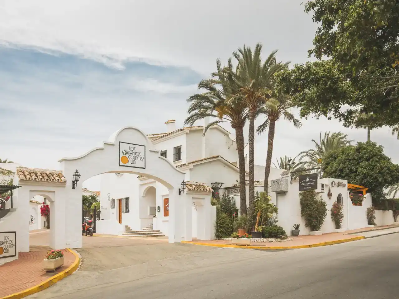 Wohnung zur Miete in Marbella mit Klimaanlage, Privatgarten und Parkett