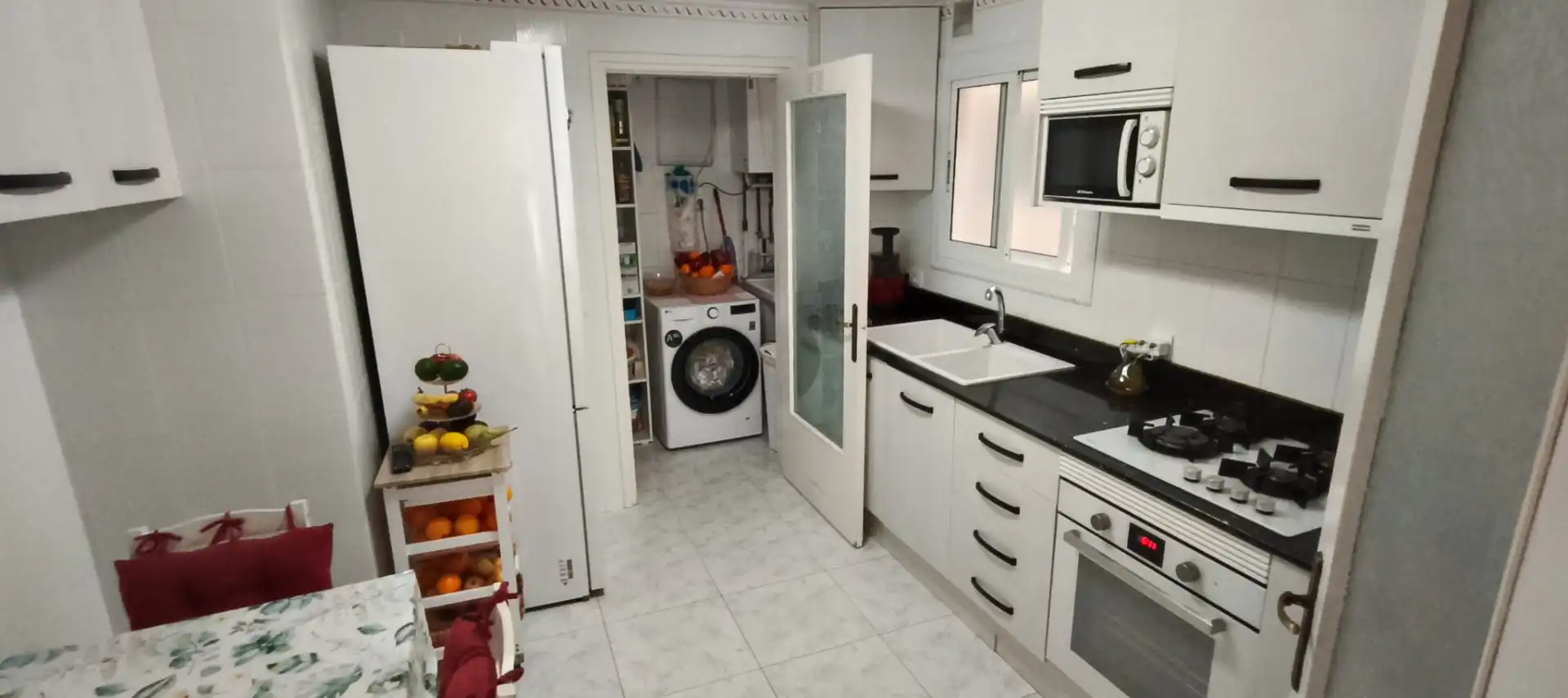 Küche von Wohnung zum Verkauf in Pineda de Mar mit Klimaanlage und Heizung
