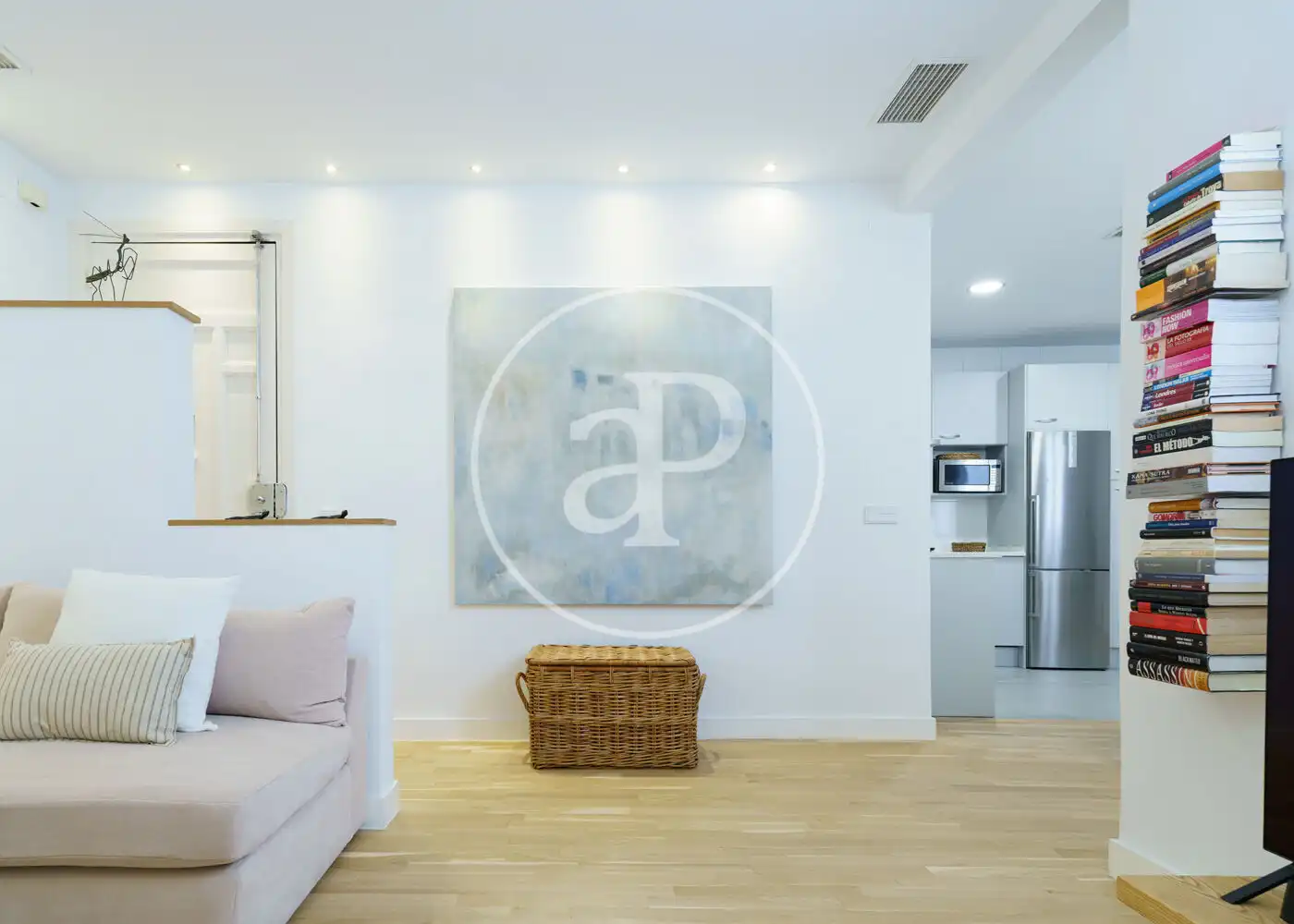Living room of Flat for rent in Madrid  with Air Conditioner, Heating and Furnished