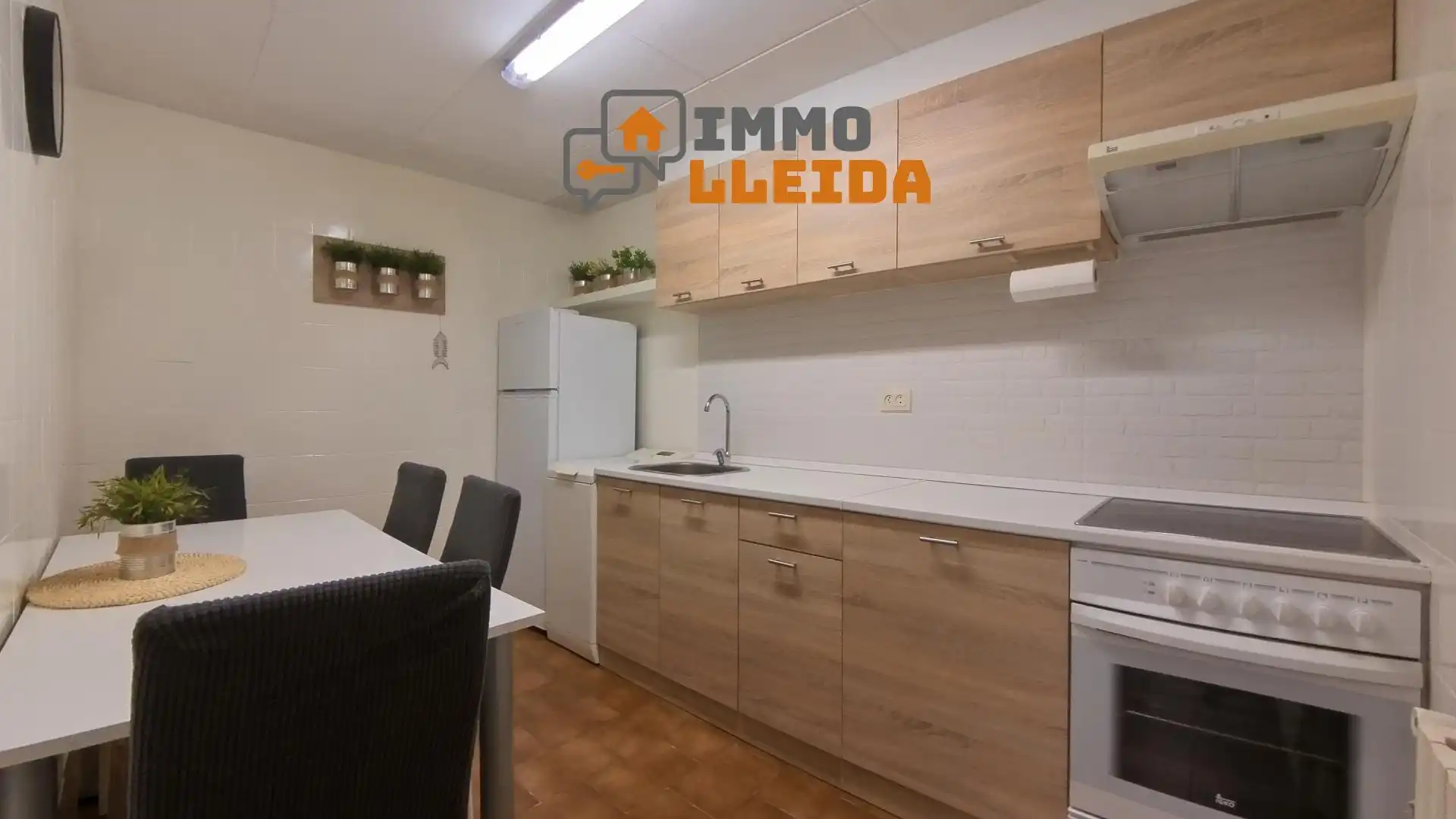 Cuina de Casa adosada en venda en Artesa de Segre amb Calefacció, Moblat i Balcó