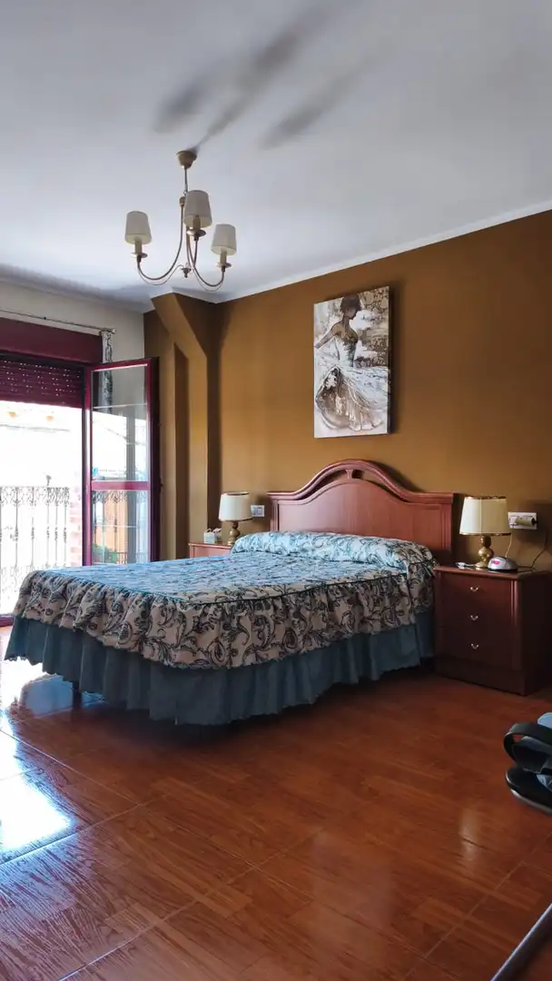 Schlafzimmer von Einfamilien-Reihenhaus zum Verkauf in El Burgo Ranero  mit Heizung, Privatgarten und Parkett