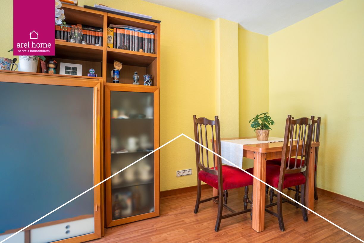 Dining room of Flat for sale in L'Hospitalet de Llobregat  with Parquet flooring and Balcony