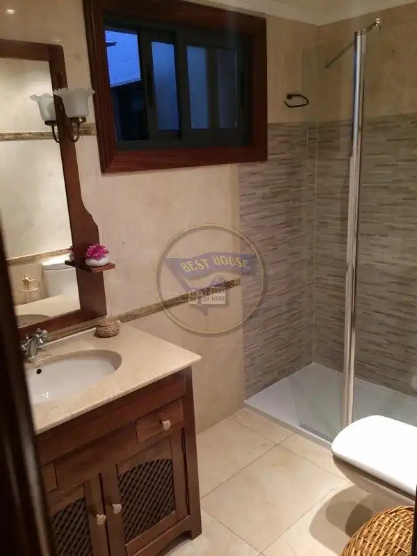 Baño de Piso en venta en Vigo  con Calefacción, Jardín privado y Parquet