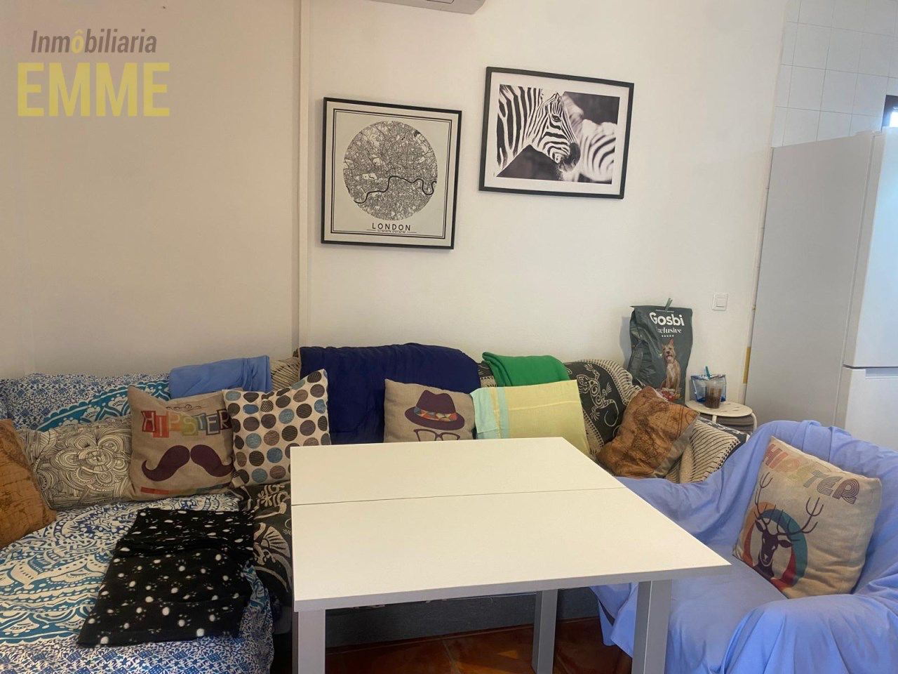 Living room of Apartment for sale in Ronda  with Air Conditioner, Furnished and Community pool