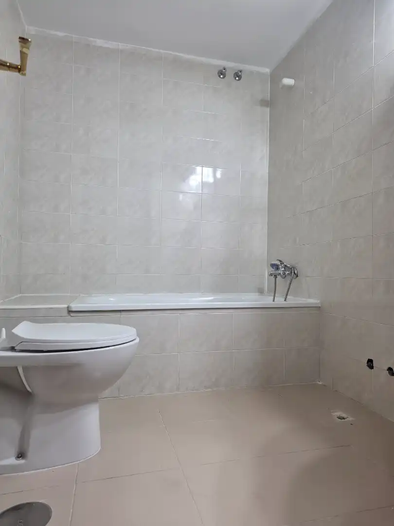 Badezimmer von Wohnung zur Miete in Utrera mit Möbliert