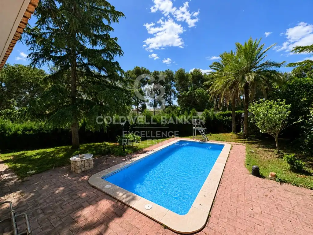 Piscina de Casa o xalet en venda en Torrent amb Aire condicionat, Calefacció i Jardí privat