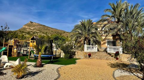 Casa en venta en Valle del Sol, 5 dormitorios.