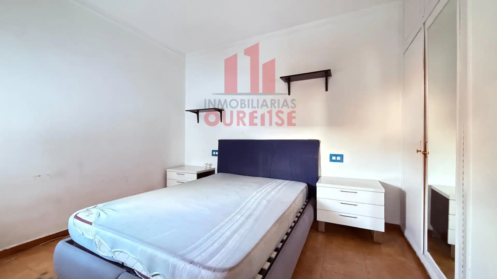 Schlafzimmer von Wohnung zur Miete in Ourense Capital  mit Heizung, Abstellraum und Möbliert