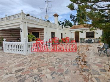 Villa avec piscine à vendre à Albatera