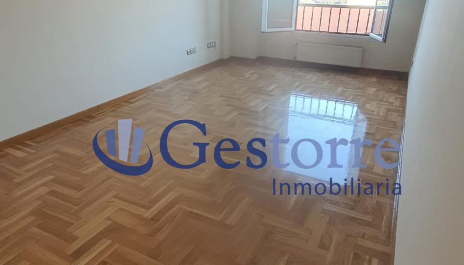 Foto 1 de Piso en venta en Lugones - Rio Ibias, 6, Lugones, Asturias
