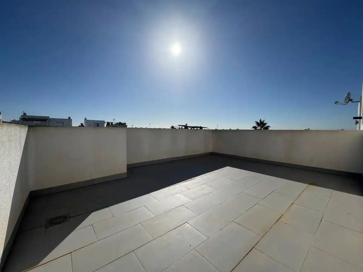 Terraza de Casa adosada en venta en Torrevieja con Aire acondicionado, Jardín privado y Amueblado