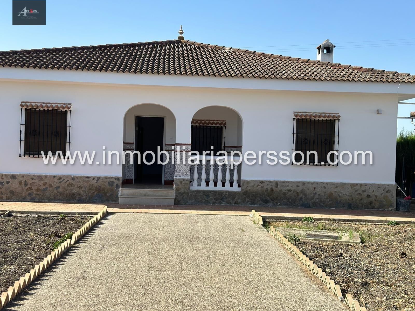 Vista exterior de Casa o xalet en venda en Fuente Palmera amb Jardí privat i Traster