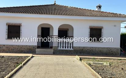 Exterior view of House or chalet for sale in Fuente Palmera  with Private garden and Storage room