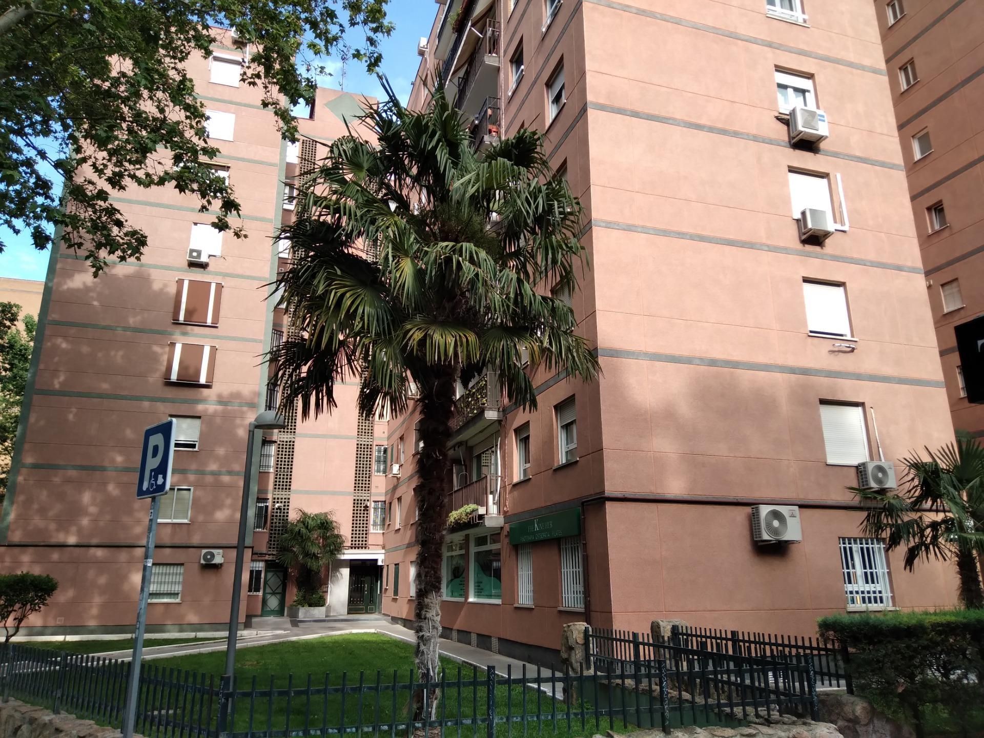Vista exterior de Pis en venda en  Madrid Capital amb Calefacció i Balcó