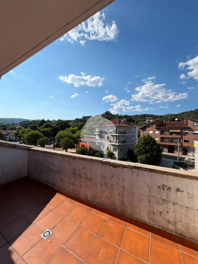 Terrassa de Casa o xalet en venda en Entrimo amb Calefacció, Jardí privat i Traster