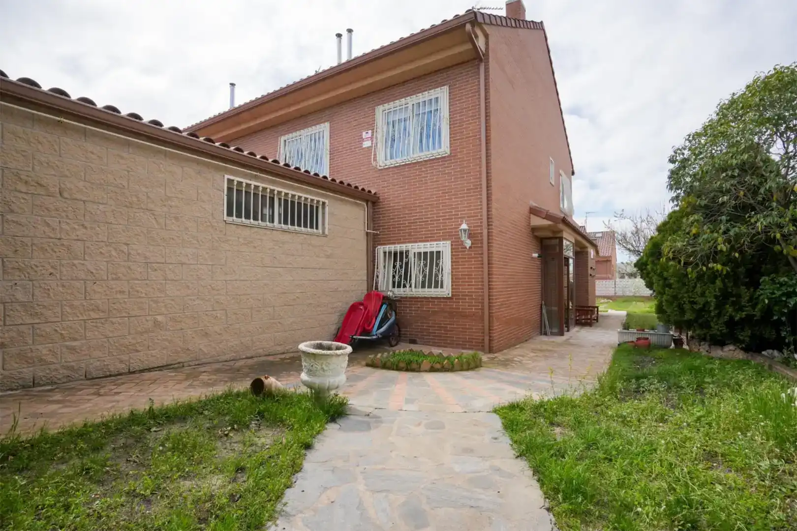 Vista exterior de Casa o xalet en venda en Rivas-Vaciamadrid