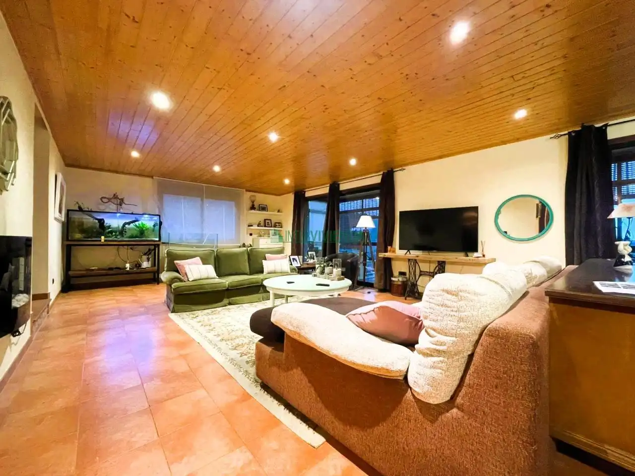 Sala d'estar de Casa o xalet en venda en Vigo  amb Calefacció, Jardí privat i Traster