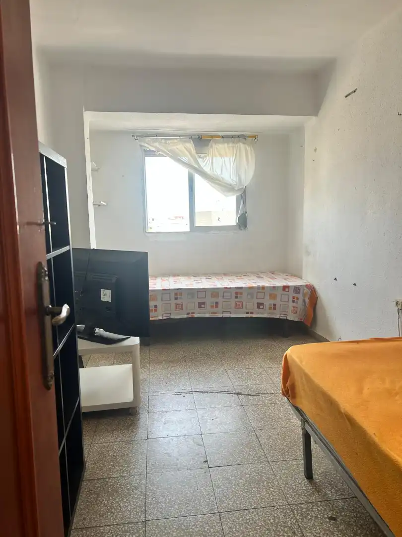 Bedroom of Flat for share in Alfafar  with Furnished, Oven and Washing machine