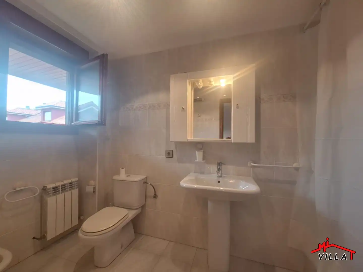 Baño de Piso de alquiler en Ramales de la Victoria con Calefacción, Amueblado y Balcón