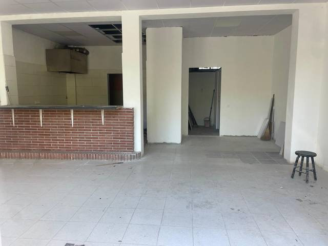 Local comercial en Alquiler en Carrer del Vallespir, 8 en Can Bassa