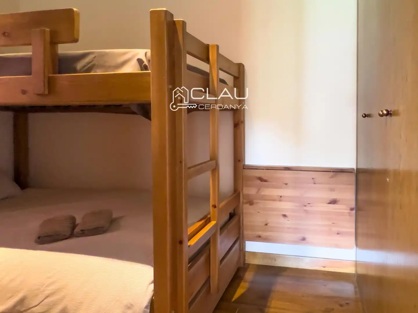 Schlafzimmer von Wohnung zur Miete in Llívia mit Heizung, Parkett und Abstellraum