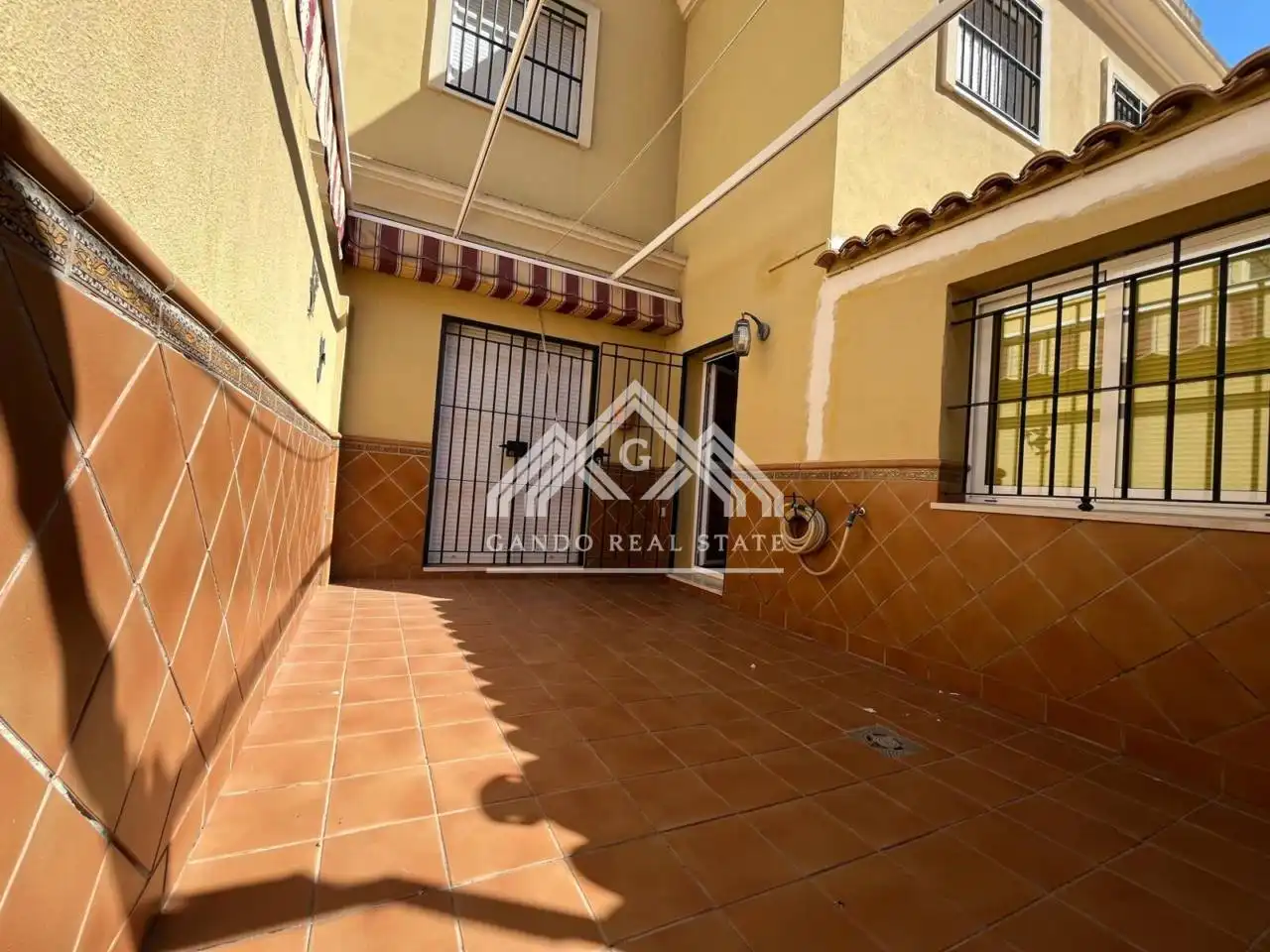 Garden of Houses for sale in Dos Hermanas  with Air Conditioner