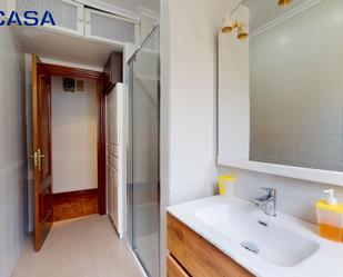 Bathroom of Flat for sale in Bilbao 