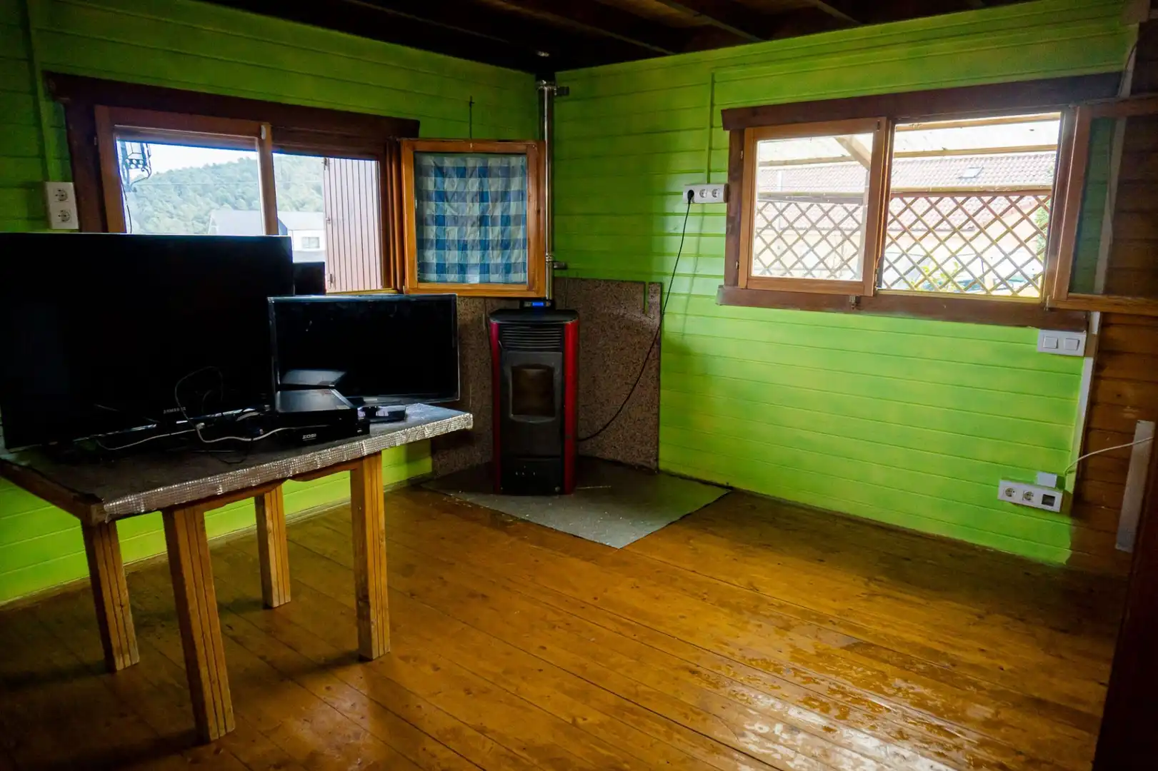 Sala d'estar de Casa o xalet en venda en Villagatón amb Aire condicionat, Calefacció i Jardí privat