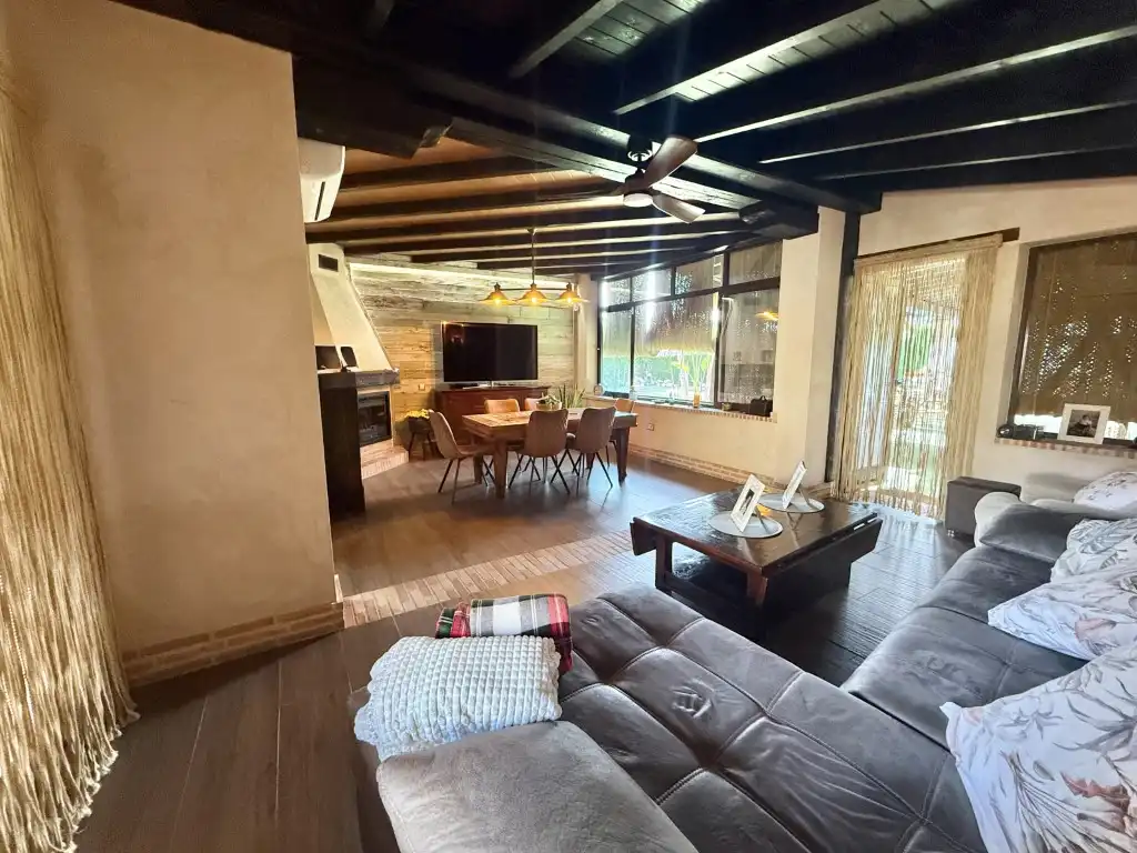 Sala de estar de Casa o chalet en venta en Carmona con Aire acondicionado y Amueblado