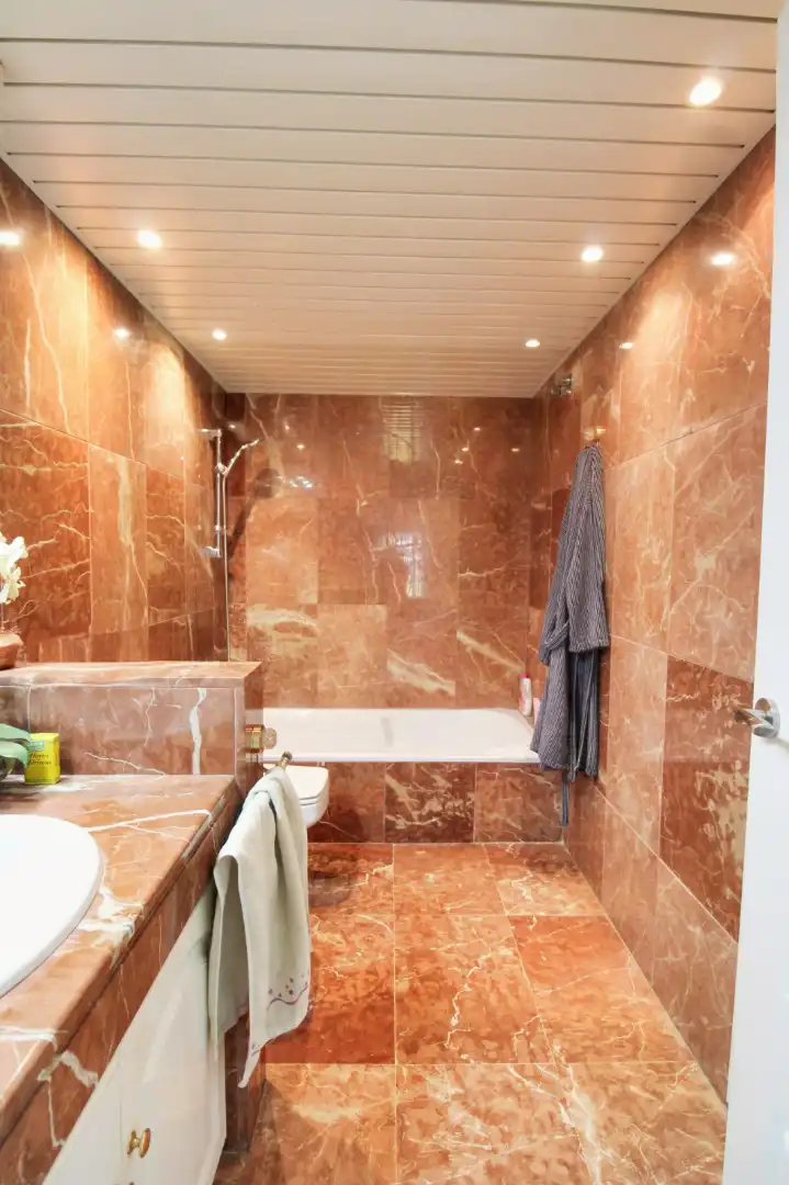 Bathroom of Duplexes for sale in L'Hospitalet de Llobregat  with Air Conditioner, Heating and Terrace