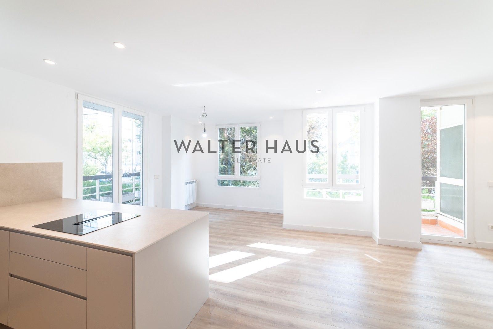 Exterior view of Flat for sale in  Madrid Capital  with Air Conditioner, Heating and Oven