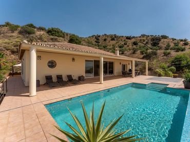 Casa rústica con piscina en venta en Gibralgalía